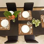 La Vie En Rose Flat Apartment